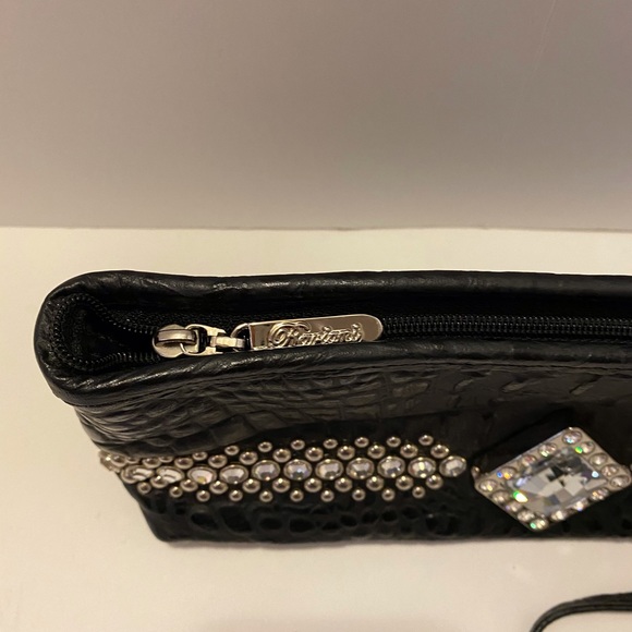 Raviani - Picture 4 of 12